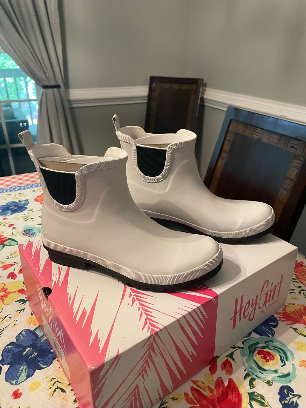 Hey Girl By Corkys Yikes White Pull-On Rain Boots Size 8 Nib